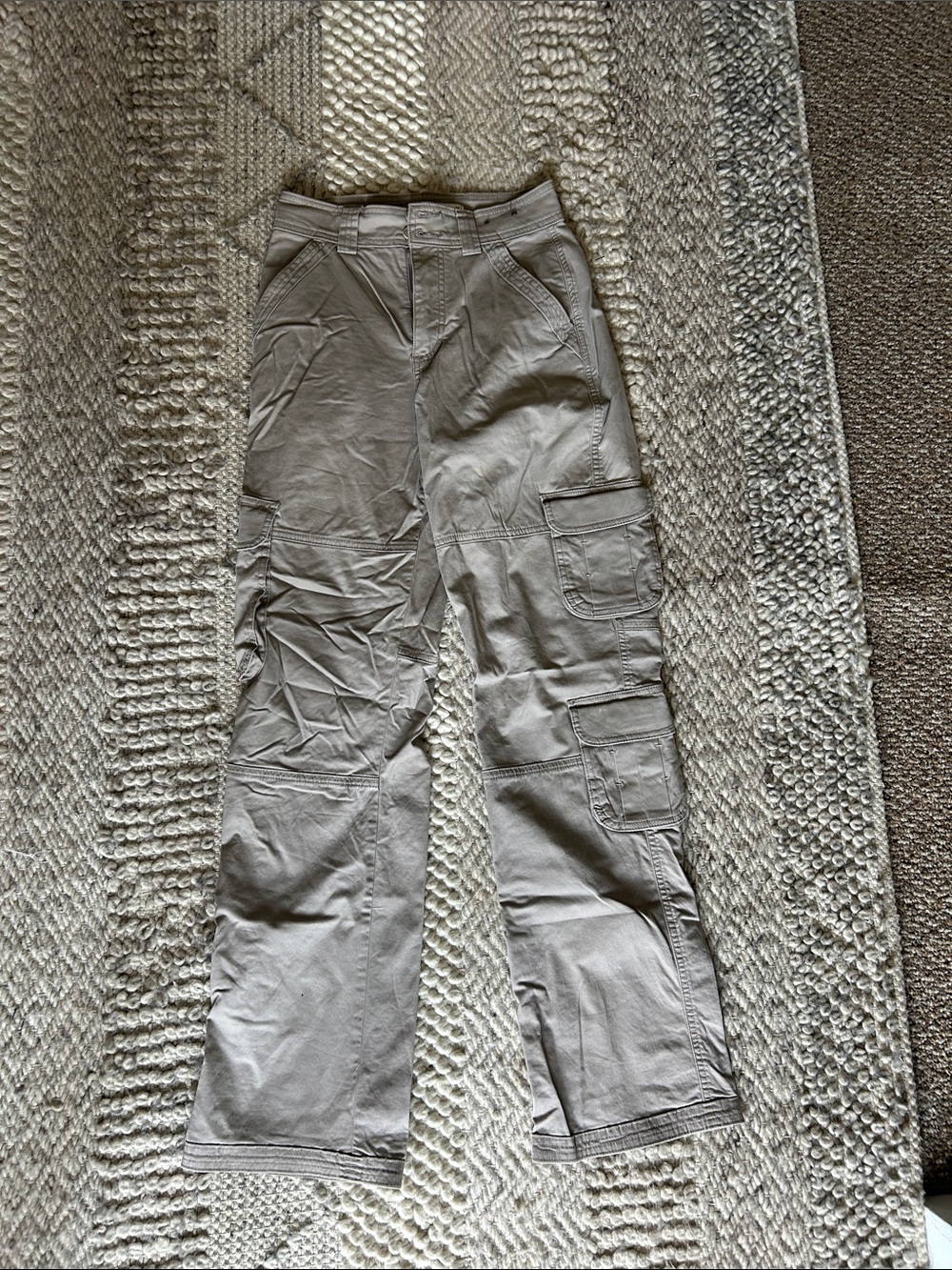 Abercrombie & Fitch Women's Cargo Pants in Light Khaki